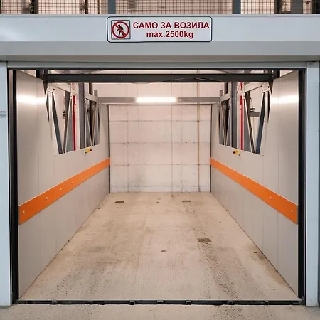 Signature Free Private Parking *